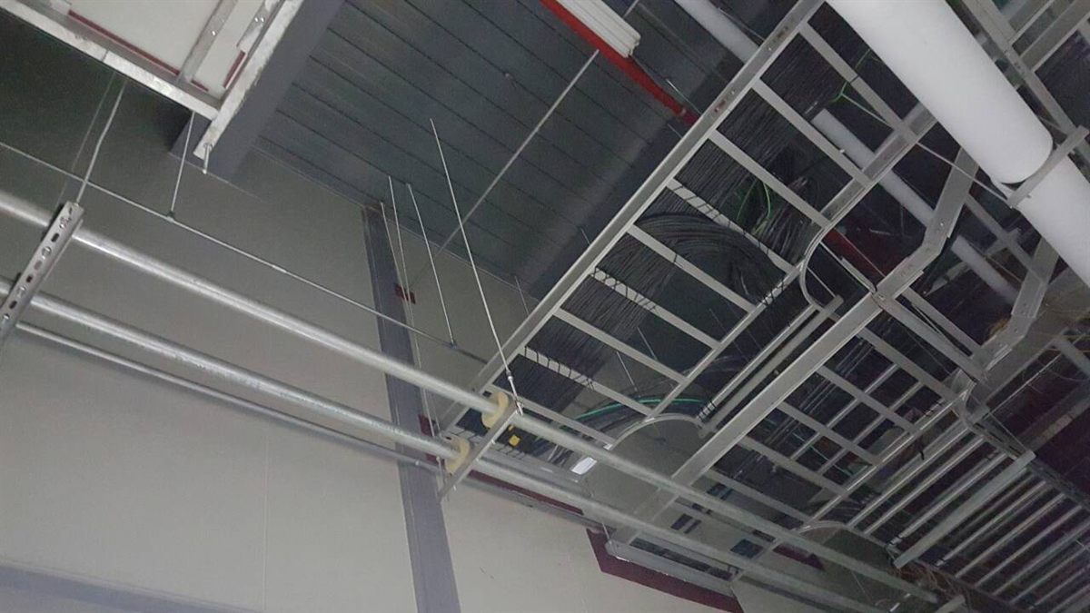 工業廠區線槽與管線施工